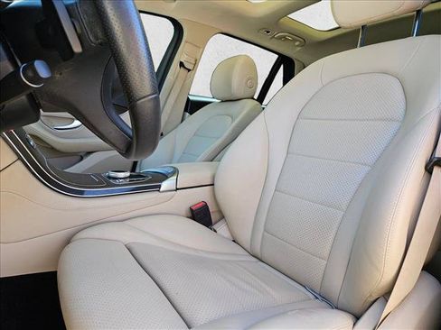 Used 2019 Mercedes-Benz GLC 300 image 14
