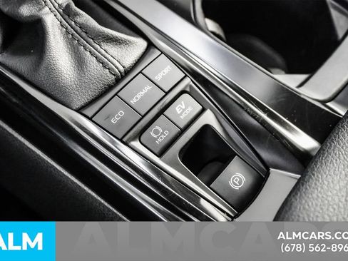 Used 2025 Toyota Camry LE image 39