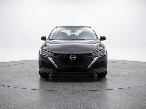 Used 2025 Nissan Sentra SV image 2