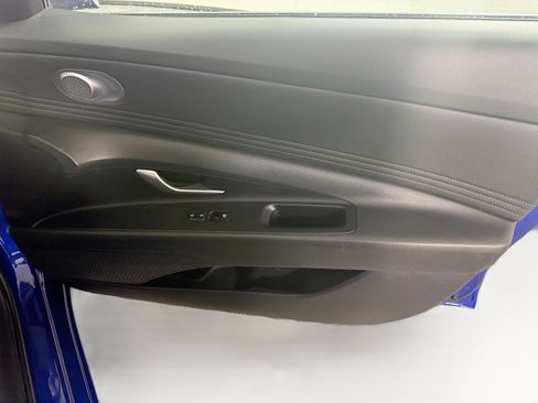Used 2025 Hyundai Elantra SEL FWD image 32