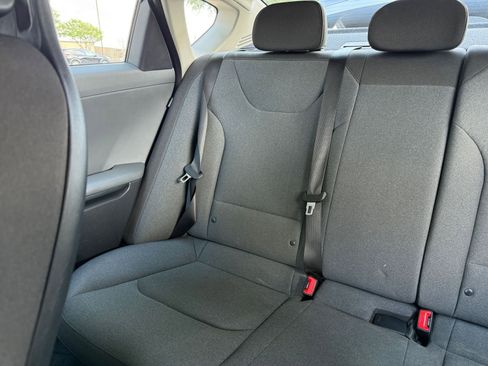 Used 2025 Kia K4 LXS image 41