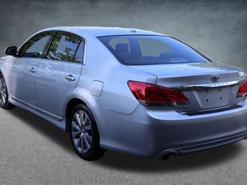 Used 2011 Toyota Avalon Limited FWD image 18