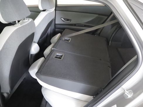 Used 2022 Hyundai Elantra Limited w/ Cargo Package FWD image 23