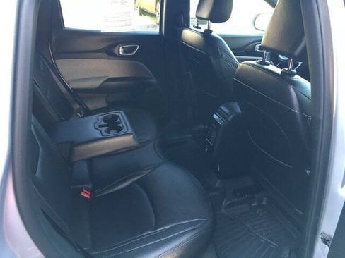 Used 2024 Jeep Compass Latitude AWD/4WD image 29