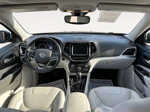 Used 2019 Jeep Cherokee Limited w/ Technology Group image 10