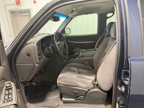 Used 2006 GMC Sierra 1500 SLE w/ Onstar Plus Package AWD/4WD image 6