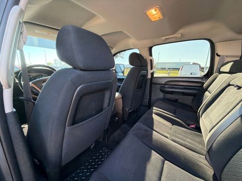 Used 2011 Chevrolet Silverado 2500 LT w/ Suspension Package, Off-Road AWD/4WD image 15