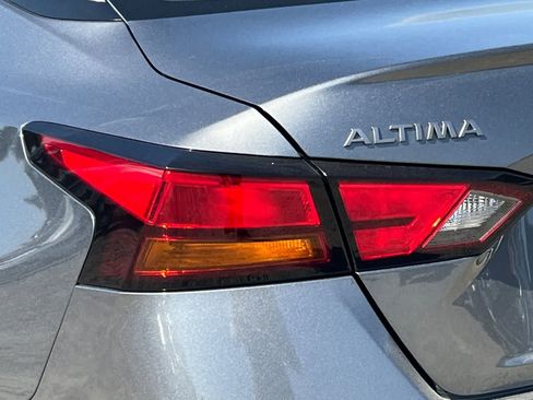Used 2024 Nissan Altima 2.5 SV FWD image 34
