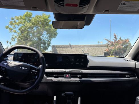Used 2025 Kia K4 FWD image 33