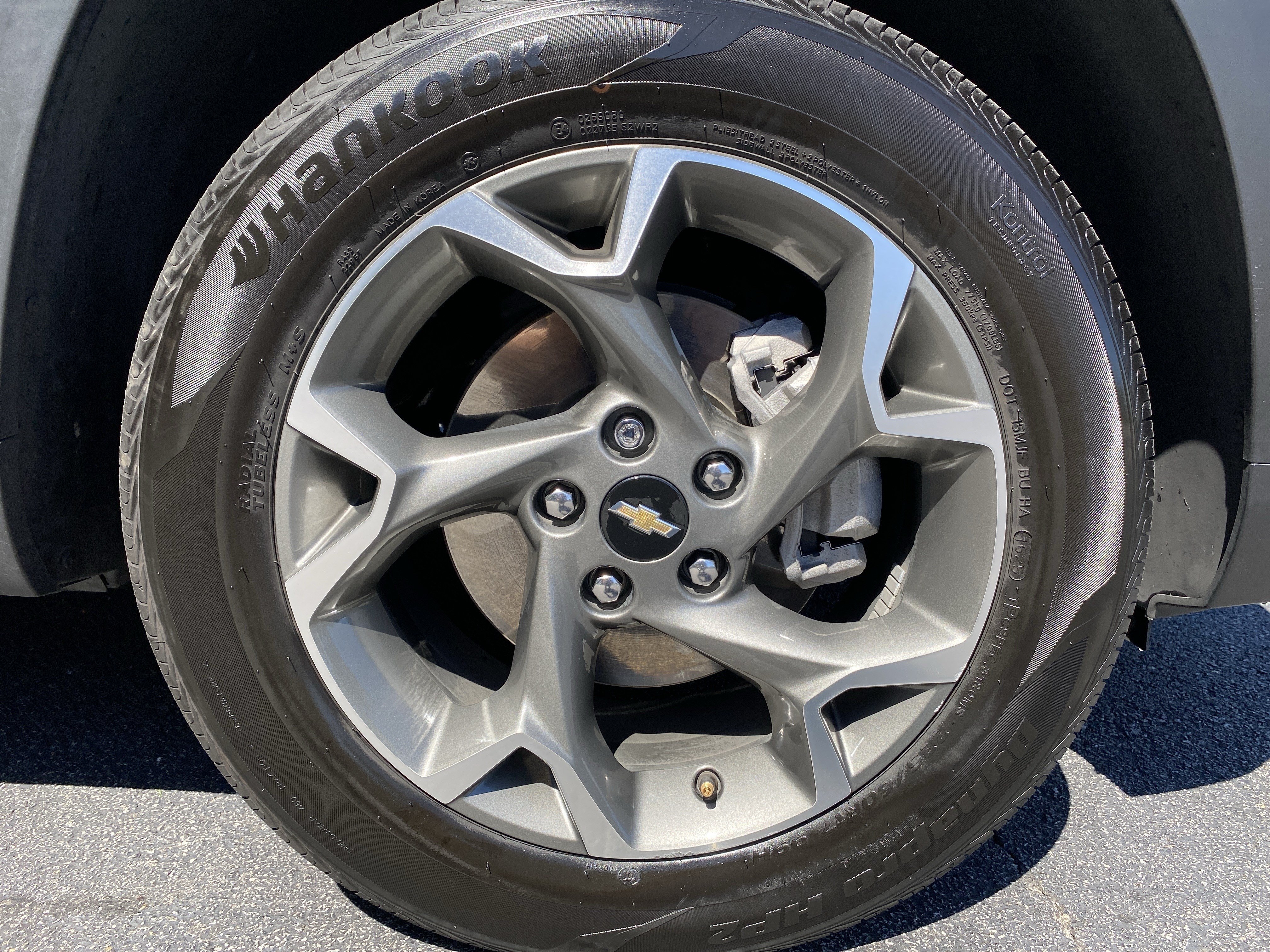 Used 2025 Chevrolet Trax LT w/ Sunroof Package FWD image 12