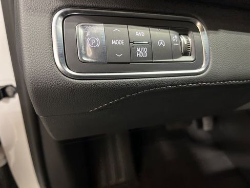 Certified 2025 Buick Enclave Preferred AWD/4WD image 16