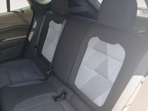 Used 2025 Chevrolet Trax RS w/ Sunroof Package FWD image 13