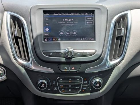 Used 2022 Chevrolet Equinox LT image 16