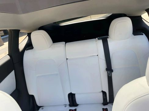 Used 2018 Tesla Model X 75D image 18