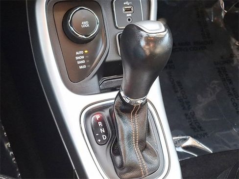 Used 2019 Jeep Compass Latitude w/ Cold Weather Group image 14