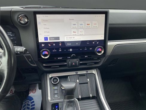 Used 2024 Lexus GX 550 image 9