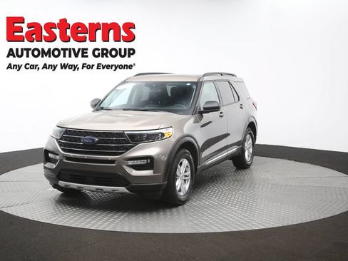 Used 2021 Ford Explorer XLT w/ Equipment Group 202A AWD/4WD image 54
