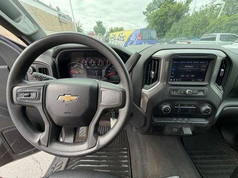 Used 2020 Chevrolet Silverado 1500 Custom w/ Custom Value Package AWD/4WD image 6