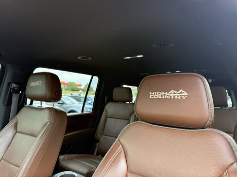 Used 2021 Chevrolet Suburban High Country AWD/4WD image 41