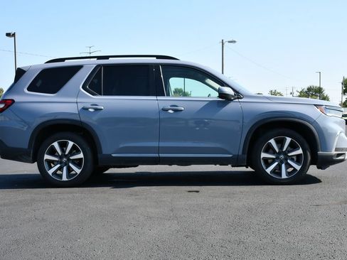 Certified 2025 Honda Pilot Touring image 8