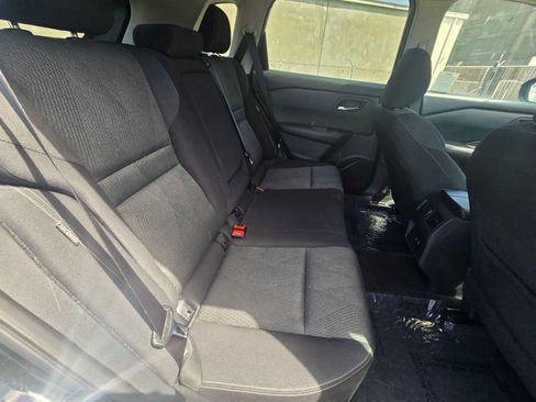 Used 2024 Nissan Rogue SV FWD image 12