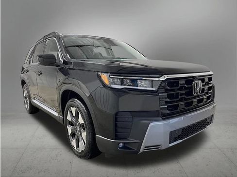 New 2026 Honda Pilot Touring image 9