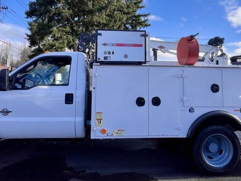 Used 2016 Ford F550 4x4 Regular Cab Super Duty image 4