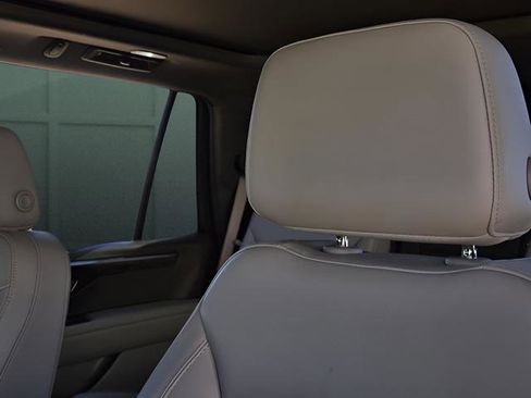 Used 2025 Chevrolet Tahoe Z71 w/ Z71 Off-Road Package image 18