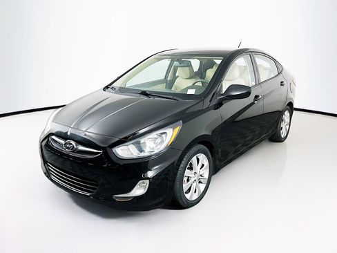 Used 2013 Hyundai Accent GLS w/ Premium Pkg image 3
