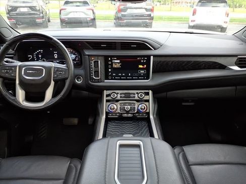 Used 2024 GMC Yukon XL Denali w/ Advanced Technology Package AWD/4WD image 22