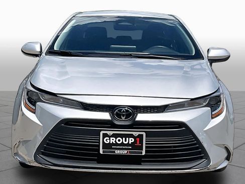 Used 2025 Toyota Corolla LE FWD image 4