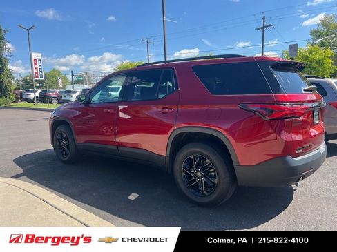 Used 2024 Chevrolet Traverse LT w/ Midnight/Sport Edition AWD/4WD image 4