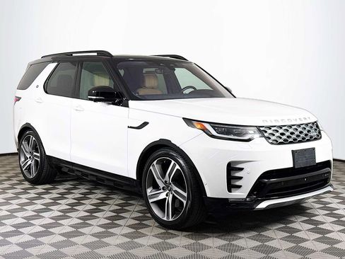Used 2023 Land Rover Discovery Metropolitan Edition AWD/4WD image 3
