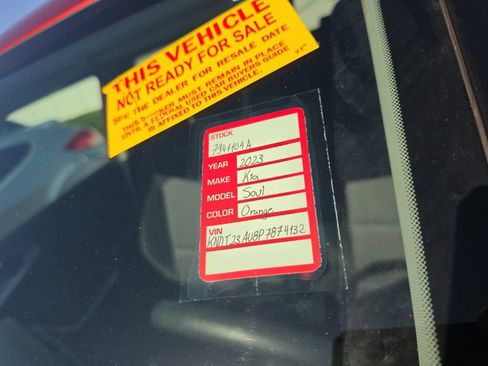 Certified 2023 Kia Soul LX FWD image 8