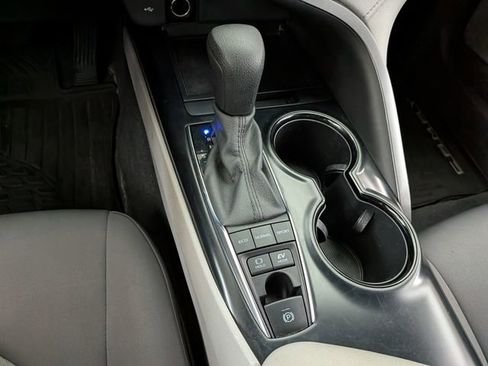 Used 2020 Toyota Camry LE w/ Carpet Mat Package FWD image 28
