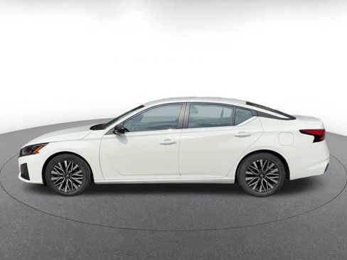 Used 2026 Nissan Altima 2.5 SV FWD image 9