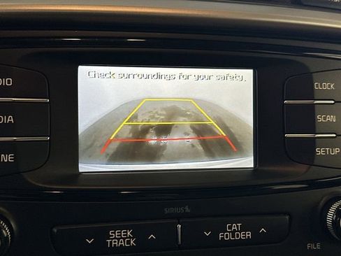 Used 2017 Kia Sorento LX image 11