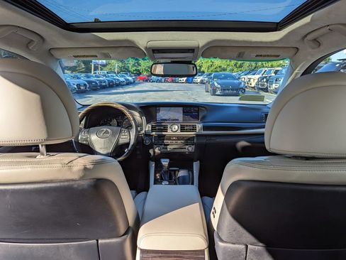 Used 2013 Lexus LS 460 AWD w/ Comfort Pkg image 39