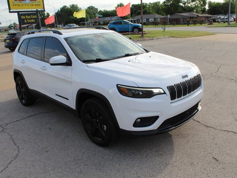 Used 2021 Jeep Cherokee Latitude Plus AWD/4WD image 49