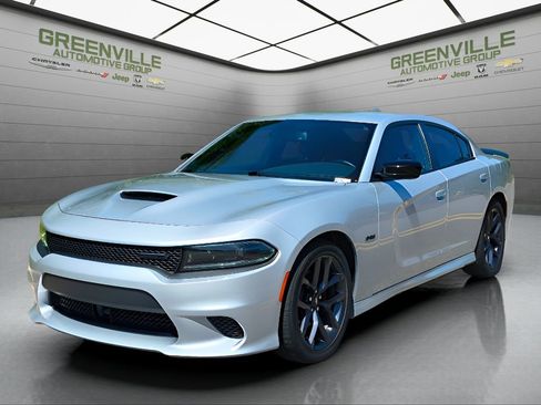 Used 2023 Dodge Charger R/T w/ Blacktop Package image 2