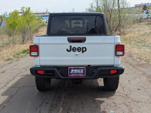 Used 2022 Jeep Gladiator Sport AWD/4WD image 6