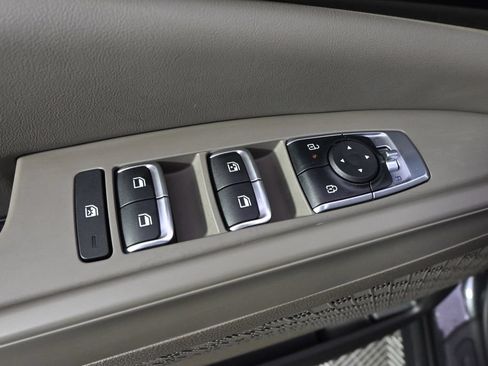 Used 2026 Kia Carnival FWD image 24