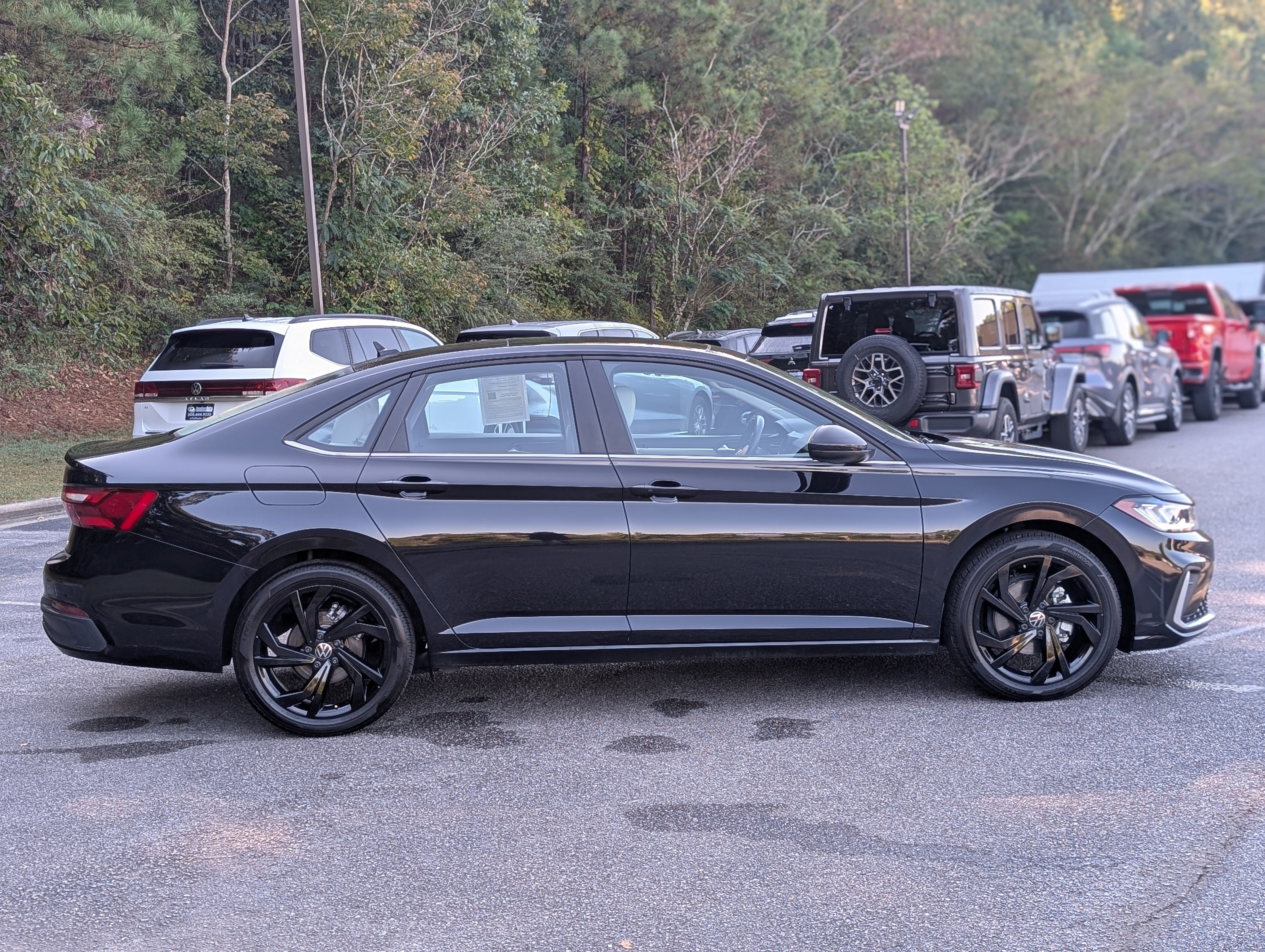 Used 2026 Volkswagen Jetta SE w/ Black Wheel Package FWD image 10