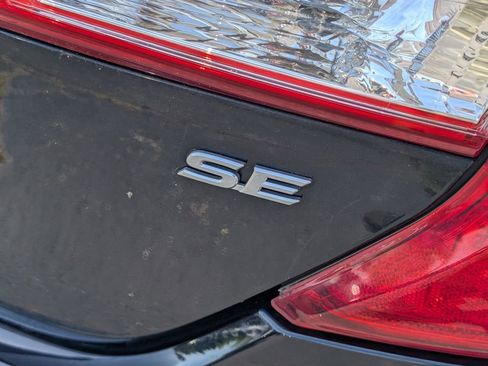 Used 2013 Toyota Camry SE image 18