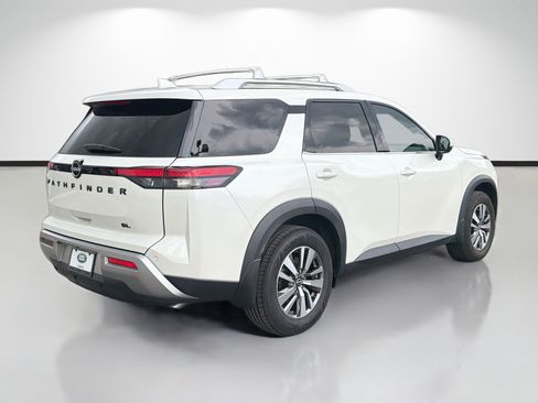 Used 2022 Nissan Pathfinder SL w/ SL Black Package FWD image 5