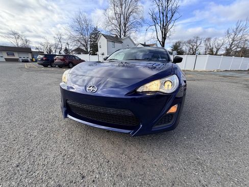 Used 2013 Scion FR-S image 2