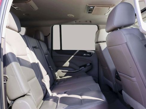 Used 2019 GMC Yukon XL SLT w/ Open Road Package image 38