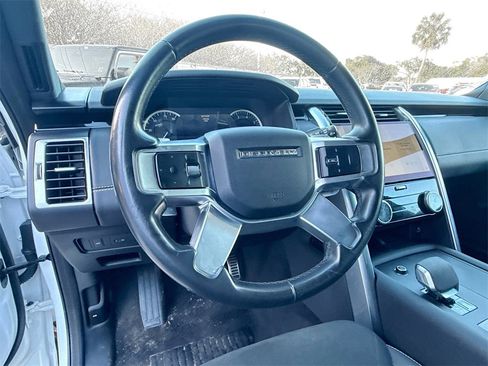 Used 2023 Land Rover Discovery S R-Dynamic image 12