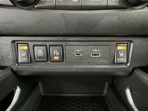 Used 2024 Nissan Frontier SV w/ SV Convenience Package image 20