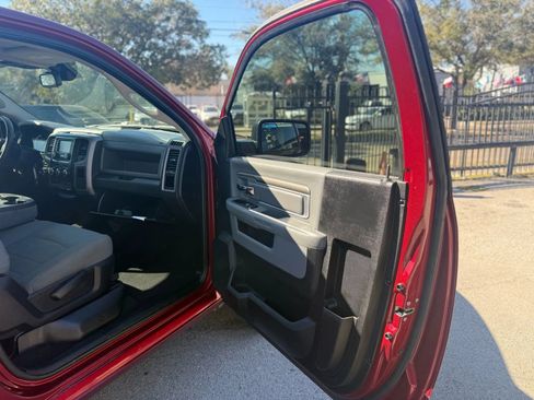 Used 2014 RAM 1500 Express RWD image 13